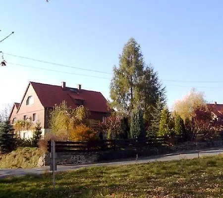 In Schoenfeld Mit Grossem Garten