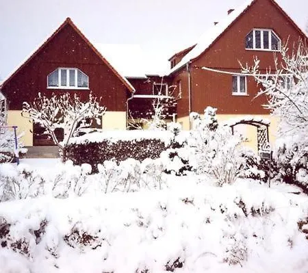 In Schoenfeld Mit Grossem Garten Дрезден