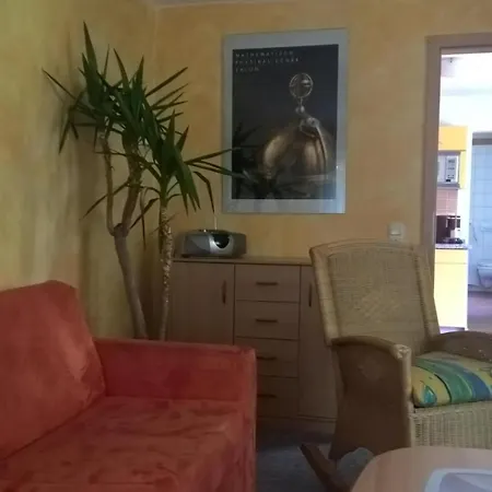 In Schoenfeld Mit Grossem Garten Апартаменты *